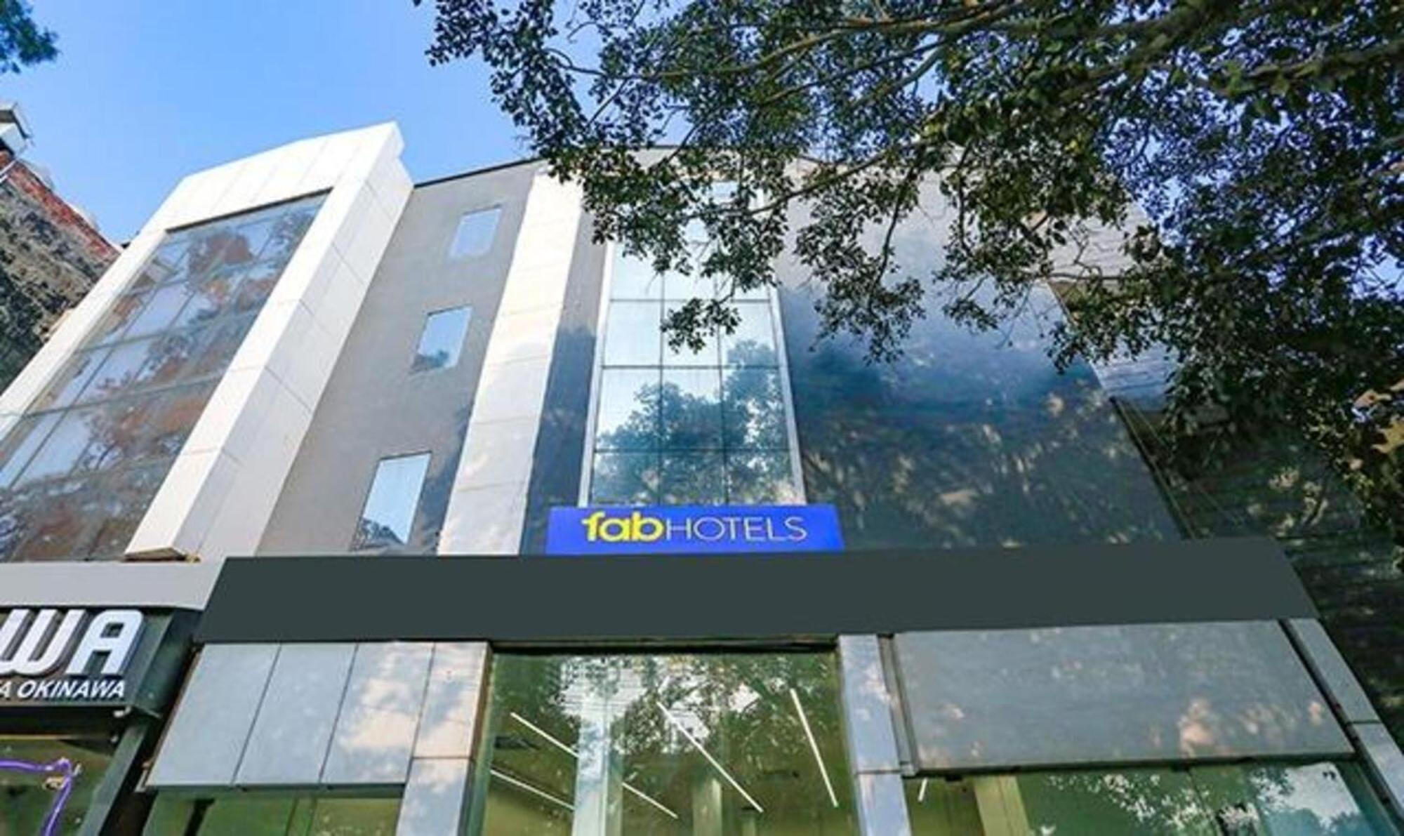 Fabhotel Urban Residency Model Town Nova Deli Exterior foto